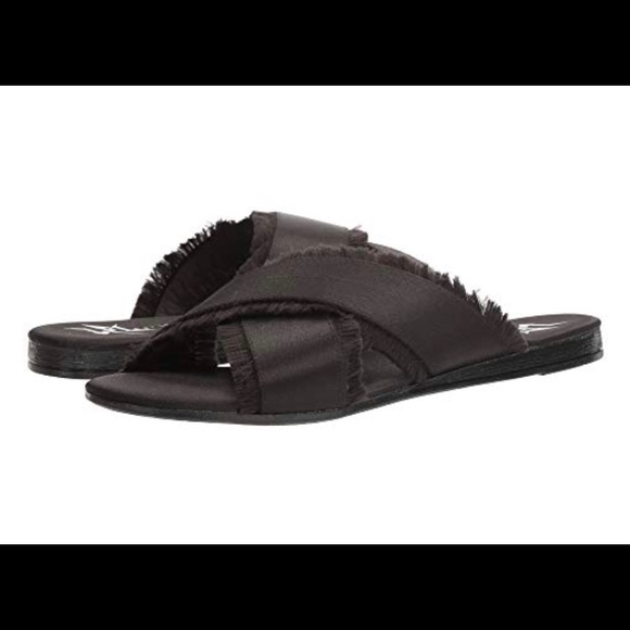 NIB Lust for Life Black slide on Sandals - Picture 2 of 3